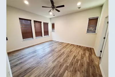 7800 Hillock Terrace, Austin, TX 78744 - Photo 16