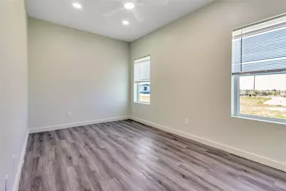 1310 W Fm 487 #E, Jarrell, TX 76537 - Photo 6
