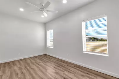1310 W Fm 487 #E, Jarrell, TX 76537 - Photo 12