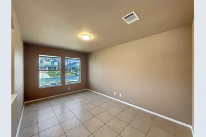 102 Ryan Cove, Hutto, TX 78634 - Photo 4