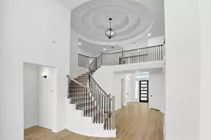 100 Cloverton Cres, Hutto, TX 78634 - Photo 2