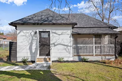 918 W 3rd Street, Taylor, TX 76574 - Photo 2