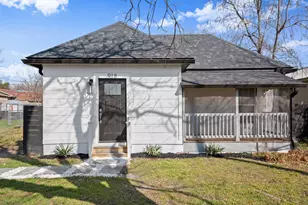 918 W 3rd St, Taylor, TX 76574 - Photo 2