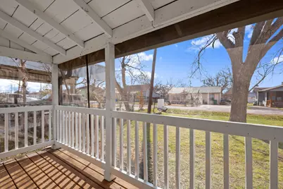 918 W 3rd Street, Taylor, TX 76574 - Photo 20