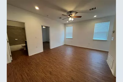 805 Hallie Cove, Lockhart, TX 78644 - Photo 8