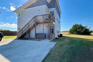 805 Hallie Cove, Lockhart, TX 78644 - Photo 2