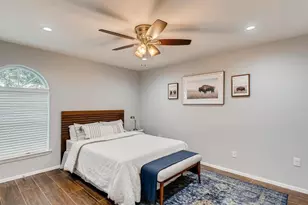 910 Duncan Ln, Austin, TX 78705 - Photo 10