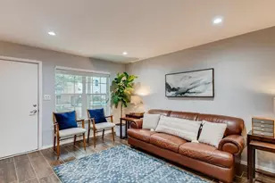 910 Duncan Ln, Austin, TX 78705 - Photo 2