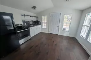 3019 E 12th St, Austin, TX 78702 - Photo 4