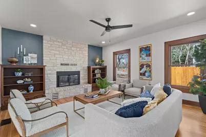 1605 S Austin Avenue, Georgetown, TX 78626 - Photo 2