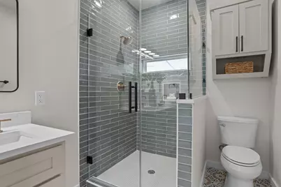 1605 S Austin Avenue, Georgetown, TX 78626 - Photo 18