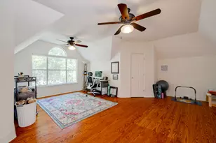 402 Hudgins St, Smithville, TX 78957 - Photo 22