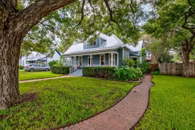 402 Hudgins Street, Smithville, TX 78957 - Photo 2