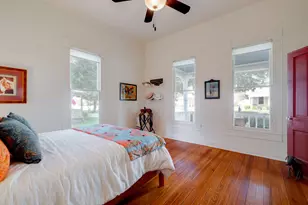 402 Hudgins St, Smithville, TX 78957 - Photo 18