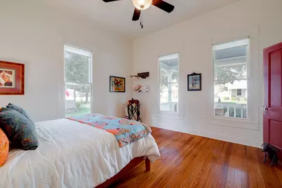 402 Hudgins Street, Smithville, TX 78957 - Photo 18