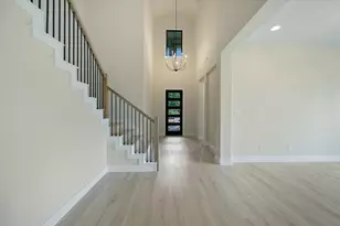 913 Presa Arriba Rd, Austin, TX 78733 - Photo 2