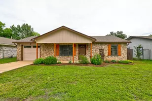 506 West St, Hutto, TX 78634 - Photo 1