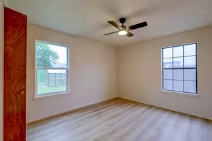 506 West St, Hutto, TX 78634 - Photo 12