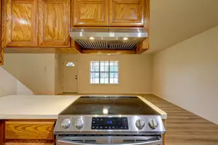 506 West St, Hutto, TX 78634 - Photo 10