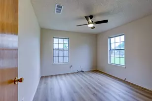 506 West St, Hutto, TX 78634 - Photo 14