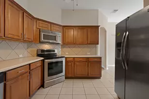 215 Kerley Dr, Hutto, TX 78634 - Photo 8