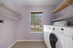 215 Kerley Dr, Hutto, TX 78634 - Photo 10