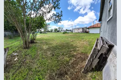 468 W Washington (2 Lots) Street, Giddings, TX 78942 - Photo 4