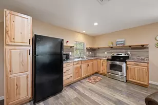 6925 White Hills Ln, Marble Falls, TX 78654 - Photo 4