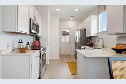 2512 Violet Theo Lane, Round Rock, TX 78665 - Photo 10