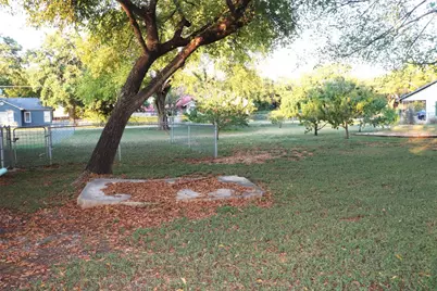 352 W Vaughan Street, Bertram, TX 78605 - Photo 6