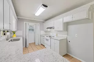 110 Jones St, Bastrop, TX 78602 - Photo 12