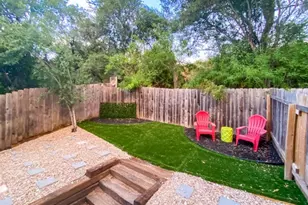 5230 Ledesma Rd, Austin, TX 78721 - Photo 14
