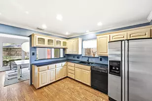 10923 Preston Trails Dr, Austin, TX 78747 - Photo 12