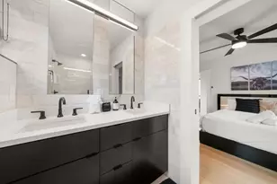 2311 E 8th St, Austin, TX 78702 - Photo 14