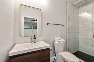 2311 E 8th St, Austin, TX 78702 - Photo 24