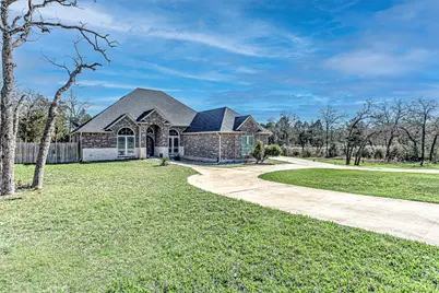 105 Arbors Circle, Elgin, TX 78621 - Photo 2