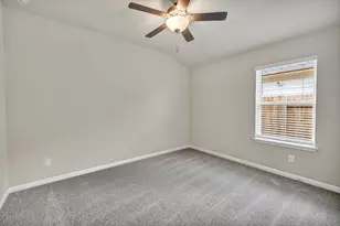 102 Greenspire Ln, Hutto, TX 78634 - Photo 8