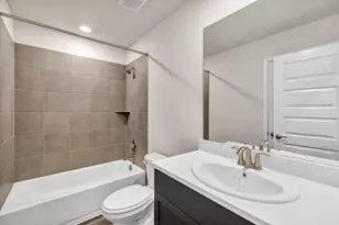 102 Greenspire Ln, Hutto, TX 78634 - Photo 6