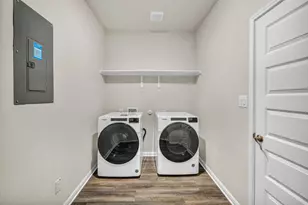 102 Greenspire Ln, Hutto, TX 78634 - Photo 14