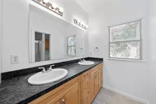 707 E 47th St, Austin, TX 78751 - Photo 32