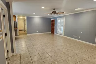 302 Julie St, Burnet, TX 78611 - Photo 4