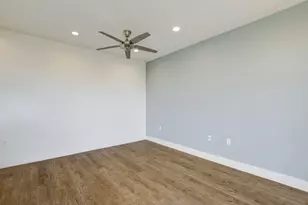 604 N Bluff Dr, Austin, TX 78745 - Photo 8