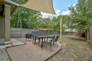 2206 E 14th St, Austin, TX 78702 - Photo 32