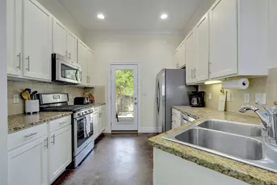 2206 E 14th Street #2, Austin, TX 78702 - Photo 8