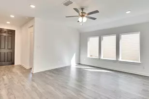 512 Bloomington Loop, Hutto, TX 78634 - Photo 6