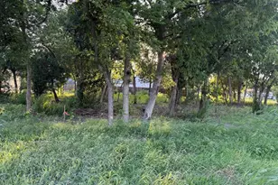 133 W Allen St, Bartlett, TX 76511 - Photo 1
