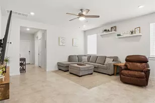 514 Clearlake Dr, Hutto, TX 78634 - Photo 4