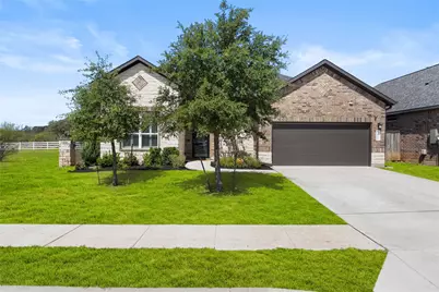 604 Academy Oaks Drive, San Marcos, TX 78666 - Photo 2