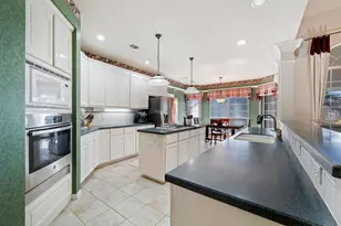 8205 Crabtree Dr, Austin, TX 78750 - Photo 10