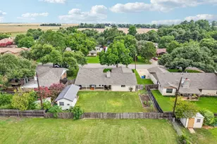 2301 Lillie Ln, Taylor, TX 76574 - Photo 22
